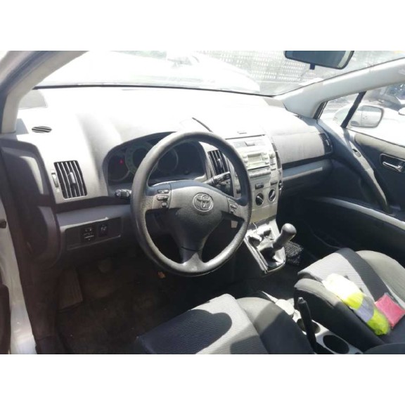 toyota corolla verso (r1) del año 2004