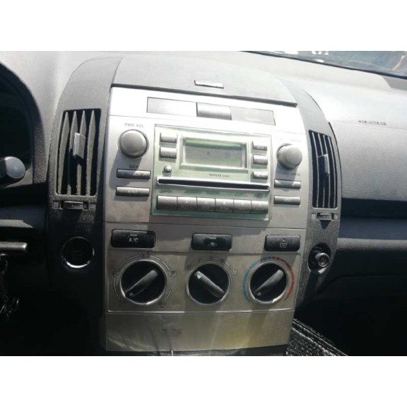 toyota corolla verso (r1) del año 2004