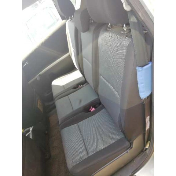 toyota corolla verso (r1) del año 2004