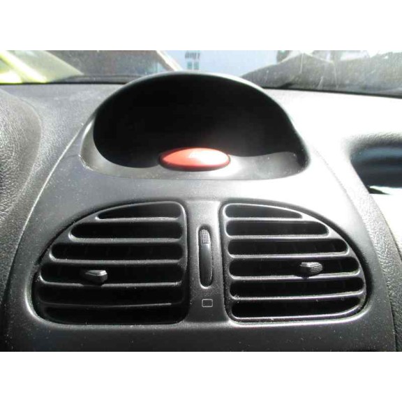 peugeot 206 berlina del año 2002