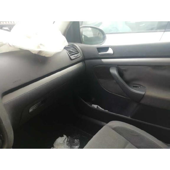 volkswagen golf v berlina (1k1) del año 2007