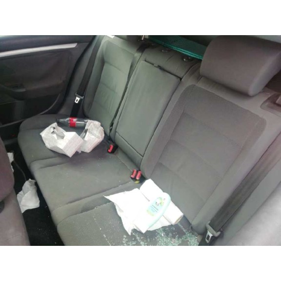 volkswagen golf v berlina (1k1) del año 2007