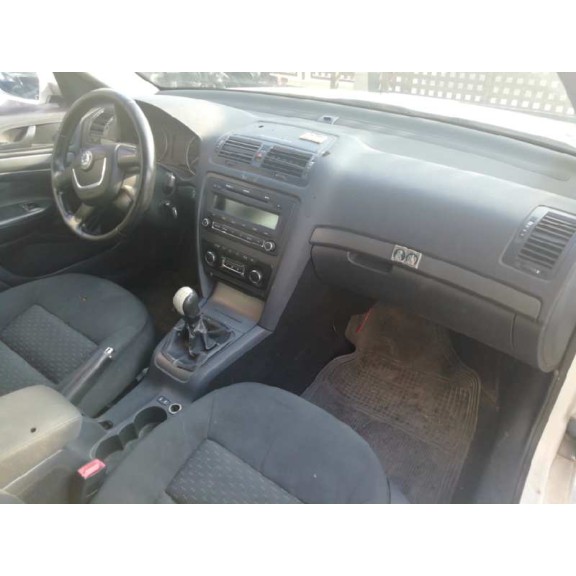 skoda octavia berlina (1z3) del año 2009