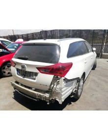 toyota auris del año 2014