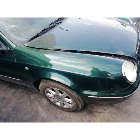 lancia lybra berlina del año 2000