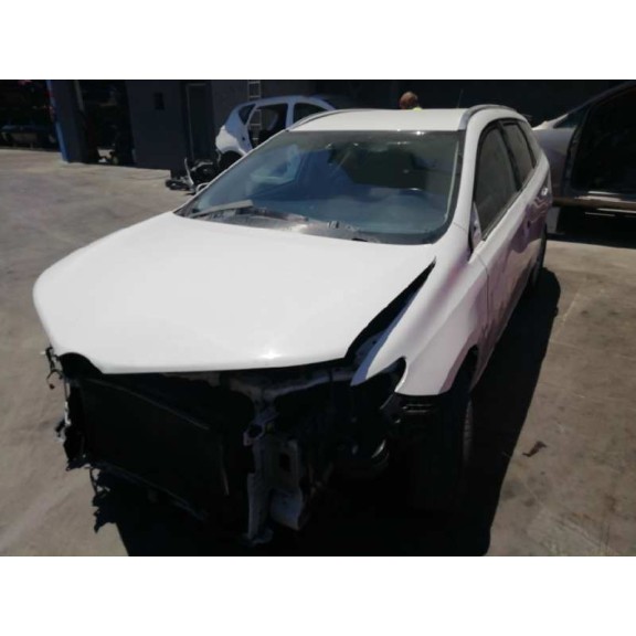 toyota auris del año 2014