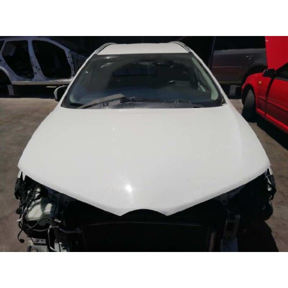 toyota auris del año 2014