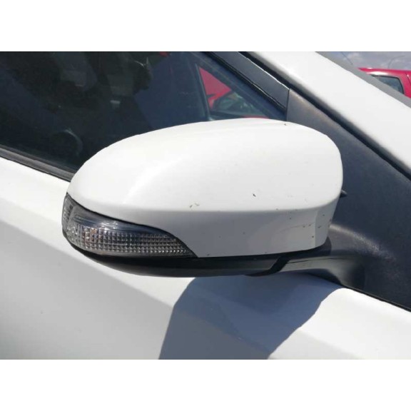 toyota auris del año 2014