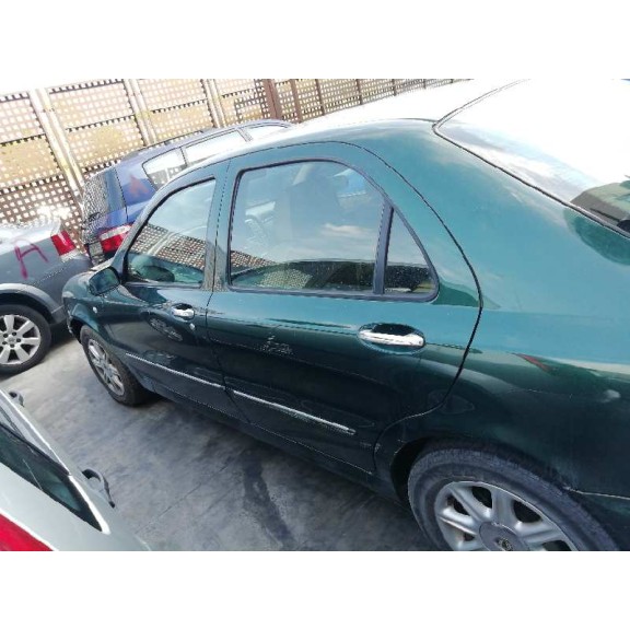 lancia lybra berlina del año 2000