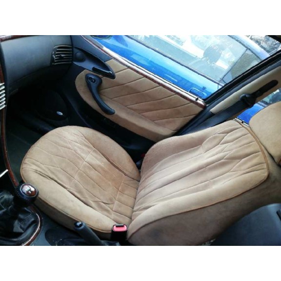 lancia lybra berlina del año 2000