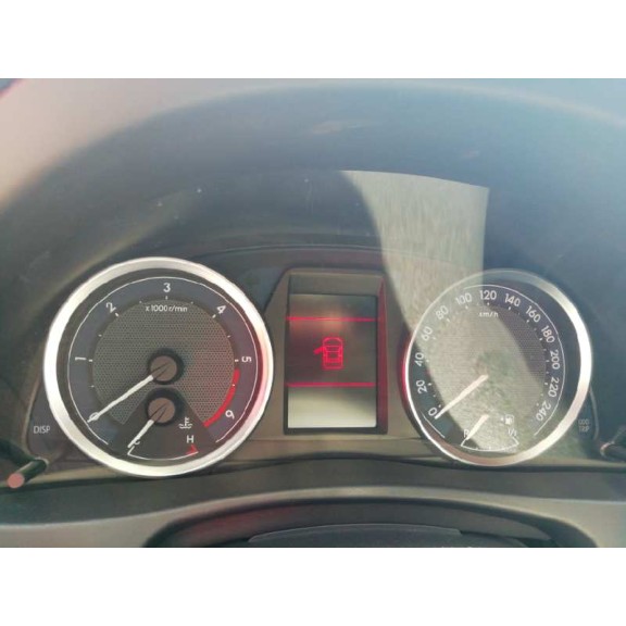 toyota auris del año 2014