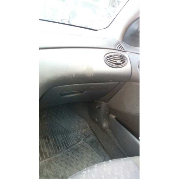 ford focus berlina (cak) del año 1999