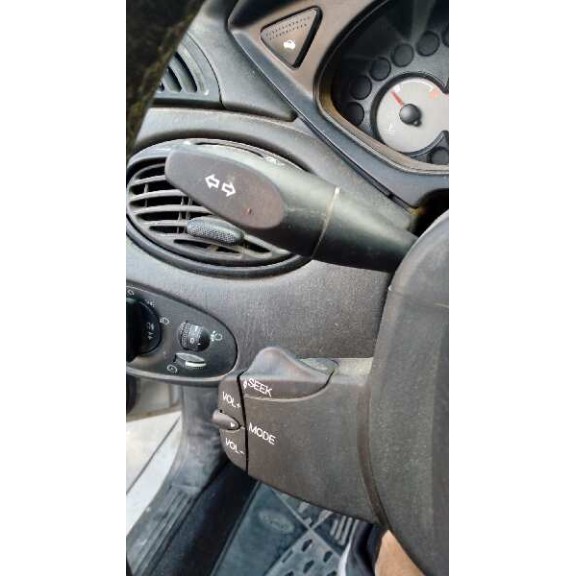 ford focus berlina (cak) del año 1999