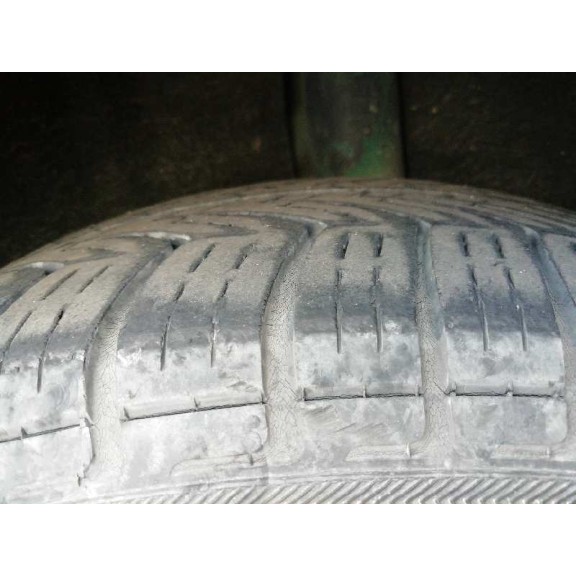 lancia lybra berlina del año 2000