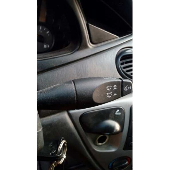 ford focus berlina (cak) del año 1999