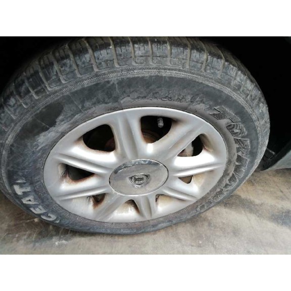 lancia lybra berlina del año 2000