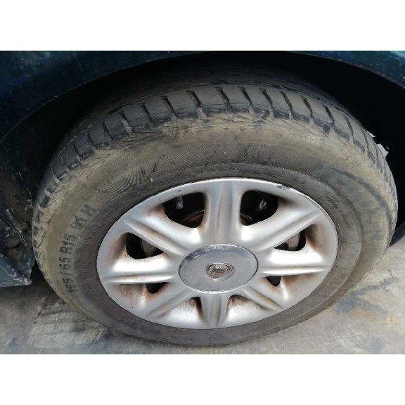 lancia lybra berlina del año 2000