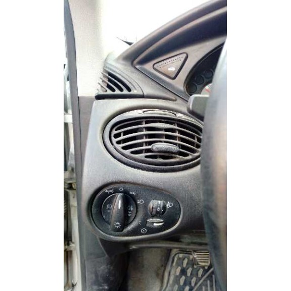 ford focus berlina (cak) del año 1999