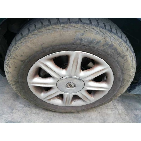 lancia lybra berlina del año 2000