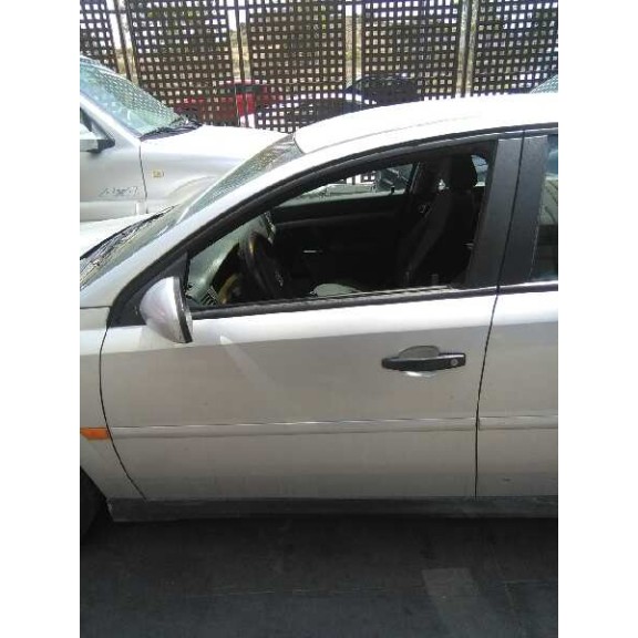 opel vectra c berlina del año 2003