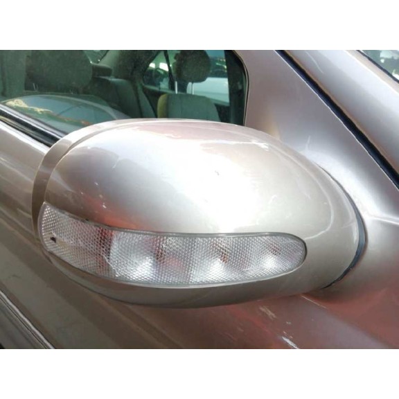 mercedes-benz clase c (w203) berlina del año 2001