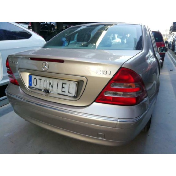 mercedes-benz clase c (w203) berlina del año 2001