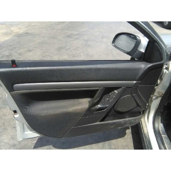 opel vectra c berlina del año 2003