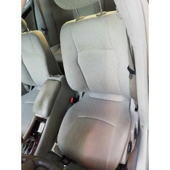 mercedes-benz clase c (w203) berlina del año 2001