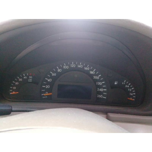 mercedes-benz clase c (w203) berlina del año 2001