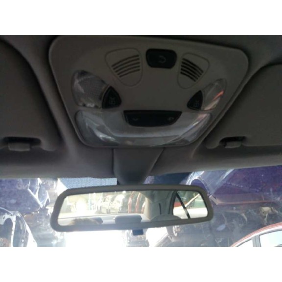 mercedes-benz clase c (w203) berlina del año 2001