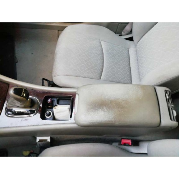 mercedes-benz clase c (w203) berlina del año 2001