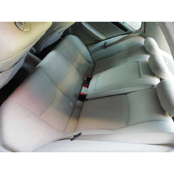 mercedes-benz clase c (w203) berlina del año 2001