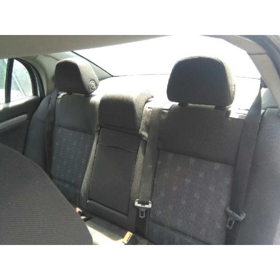 opel vectra c berlina del año 2003