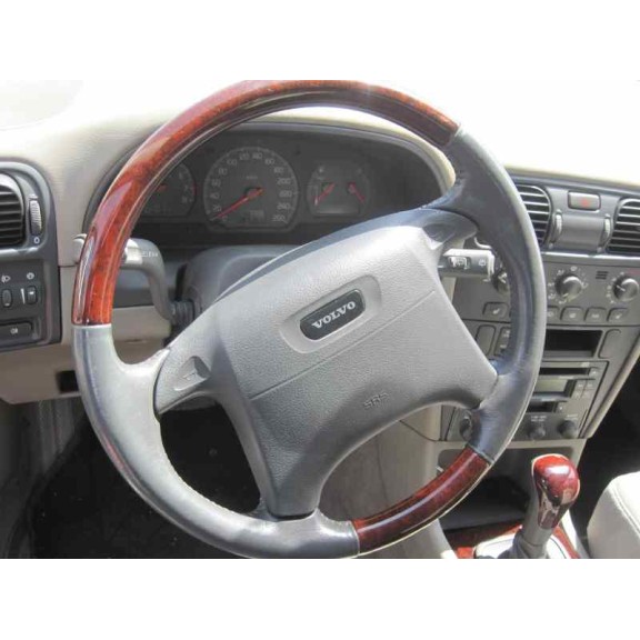 volvo v40 familiar del año 2001