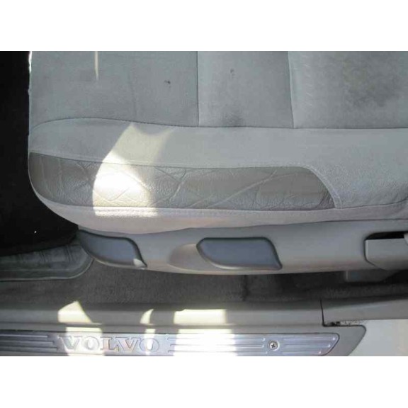 volvo v40 familiar del año 2001