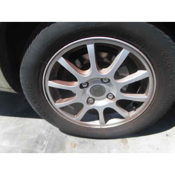 volvo v40 familiar del año 2001