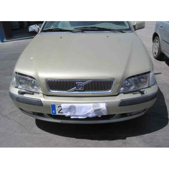 volvo v40 familiar del año 2001