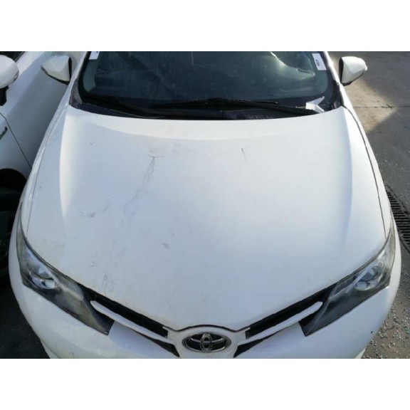 toyota auris del año 2013