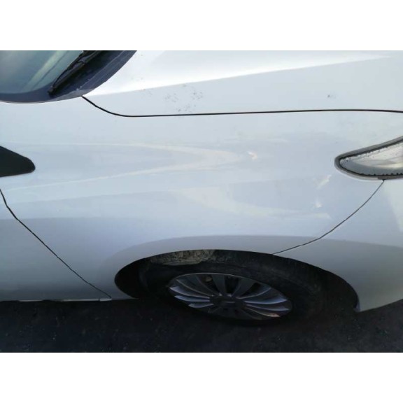 toyota auris del año 2013