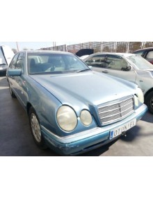 mercedes-benz clase e (w210) berlina diesel del año 1998 2