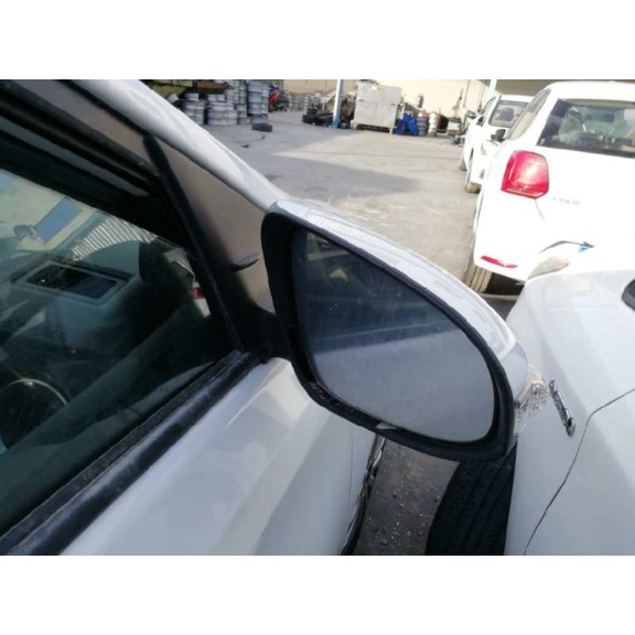 toyota auris del año 2013