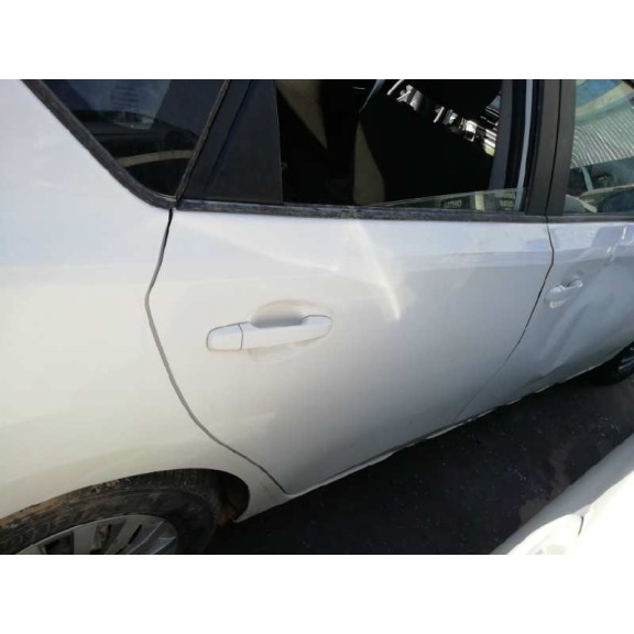 toyota auris del año 2013