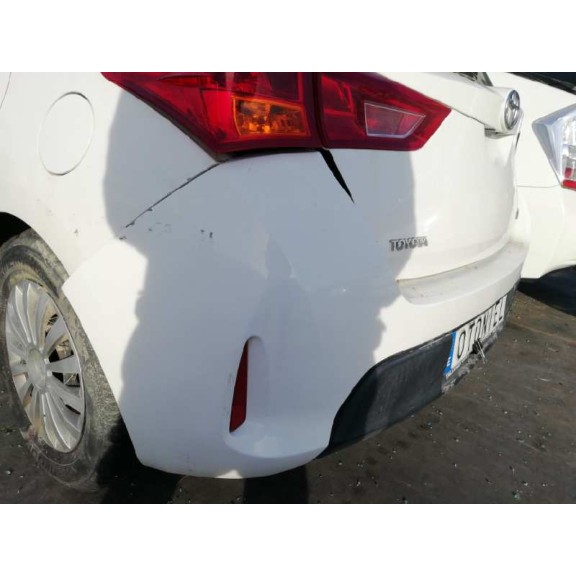 toyota auris del año 2013