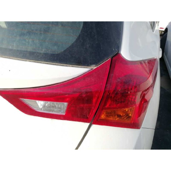 toyota auris del año 2013