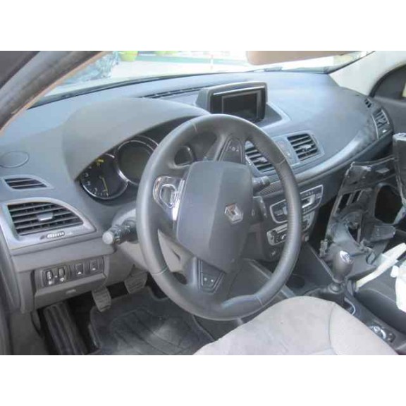 renault megane iii berlina 5 p del año 2013