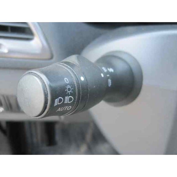 renault megane iii berlina 5 p del año 2013