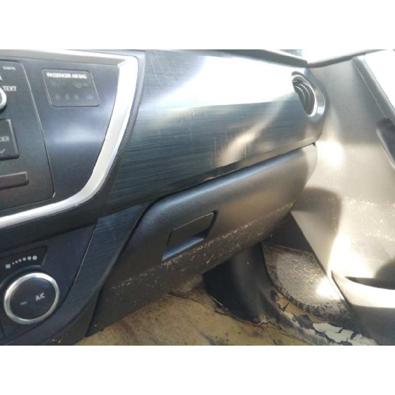 toyota auris del año 2013