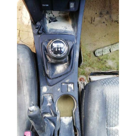 toyota auris del año 2013