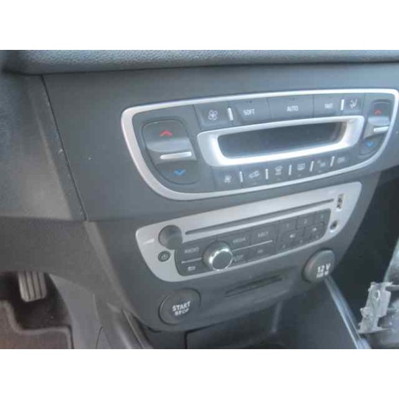 renault megane iii berlina 5 p del año 2013