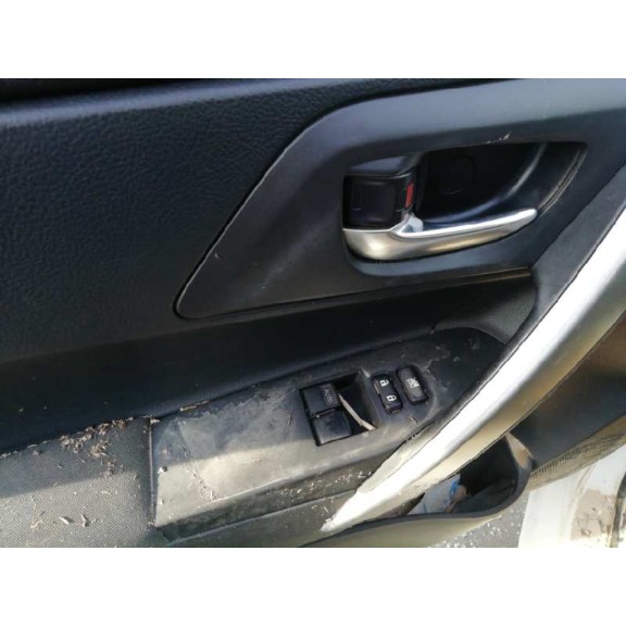 toyota auris del año 2013